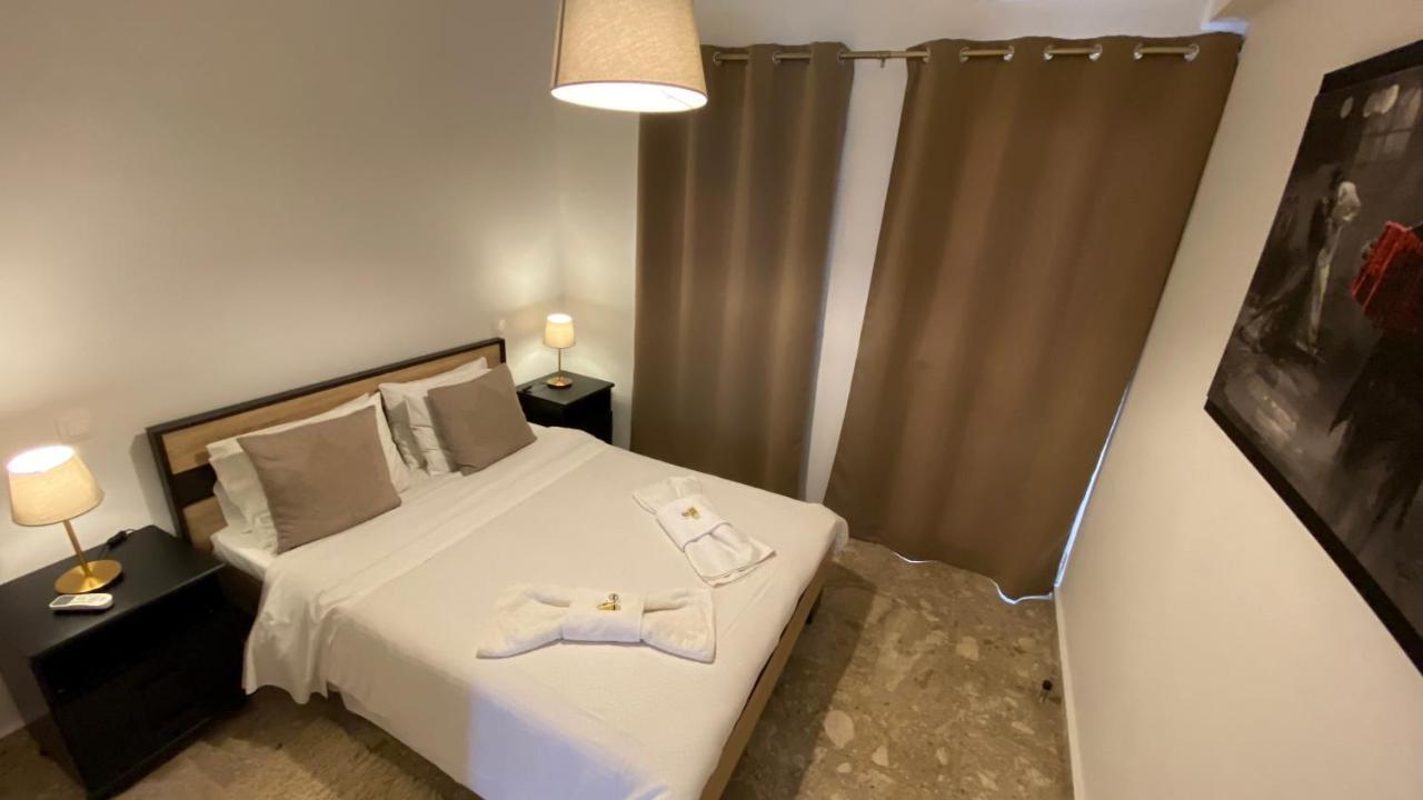 Patras Golden Suite Exteriör bild