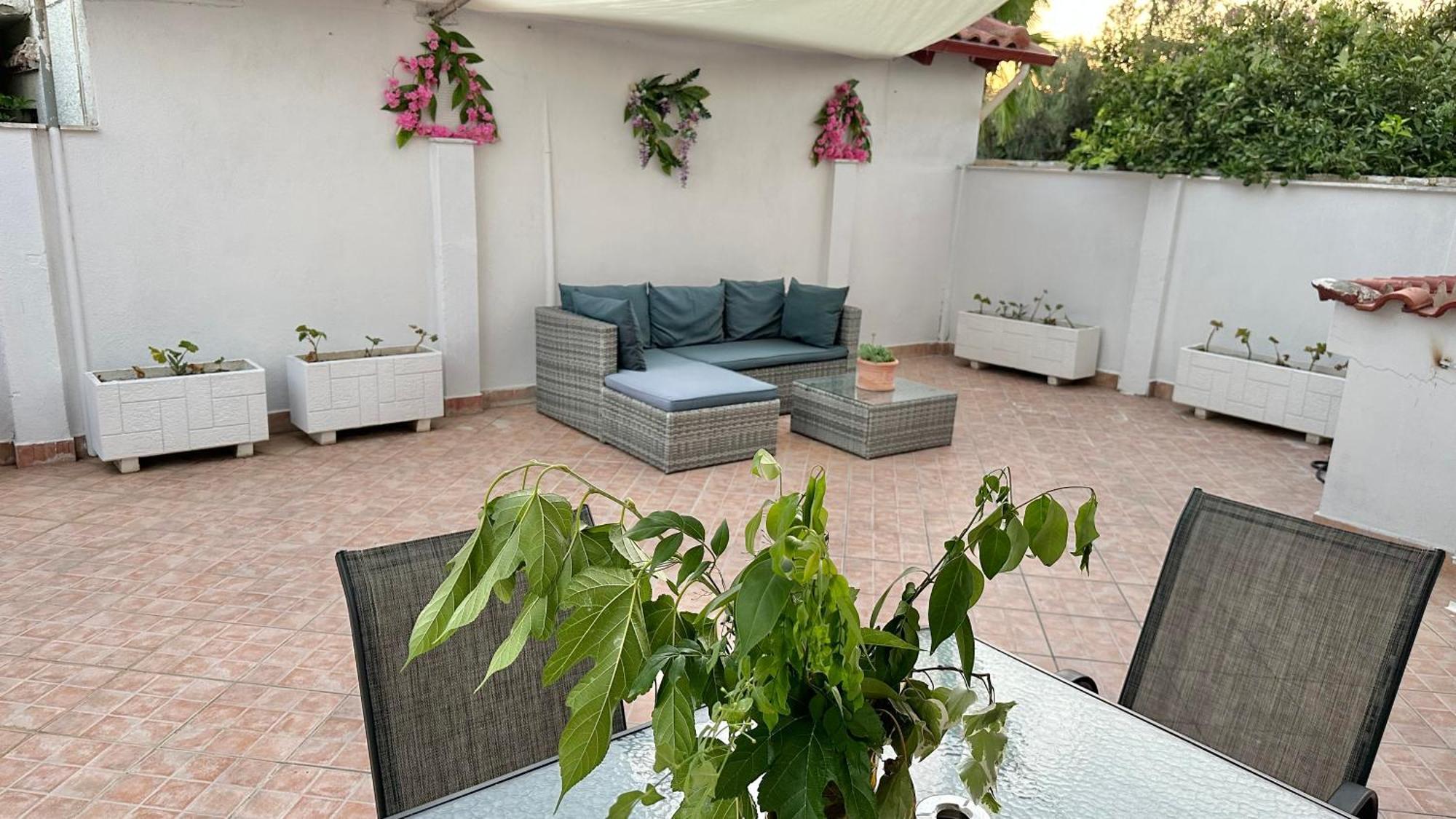 Patras Golden Suite Exteriör bild